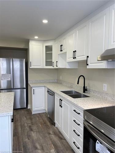 2-117 Huxley Avenue S, Hamilton, ON - Indoor Photo Showing Kitchen With Stainless Steel Kitchen With Double Sink With Upgraded Kitchen