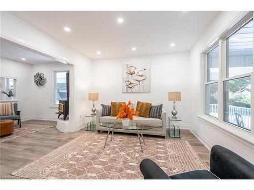 69 Highway 8, Flamborough, ON - Indoor Photo Showing Living Room