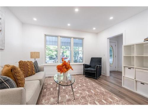 69 Highway 8, Flamborough, ON - Indoor Photo Showing Living Room