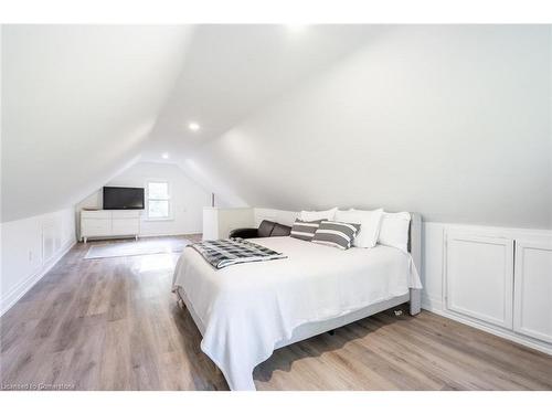 69 Highway 8, Flamborough, ON - Indoor Photo Showing Bedroom