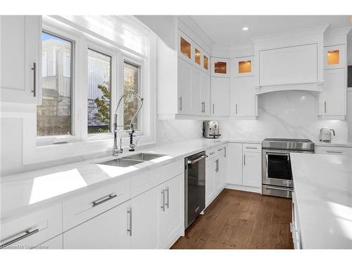 26A Baker Road N, Grimsby, ON - Indoor Photo Showing Kitchen With Double Sink With Upgraded Kitchen