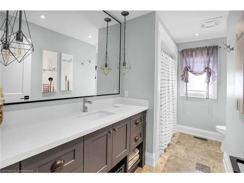 26A Baker Road N, Grimsby, ON - Indoor Photo Showing Bathroom