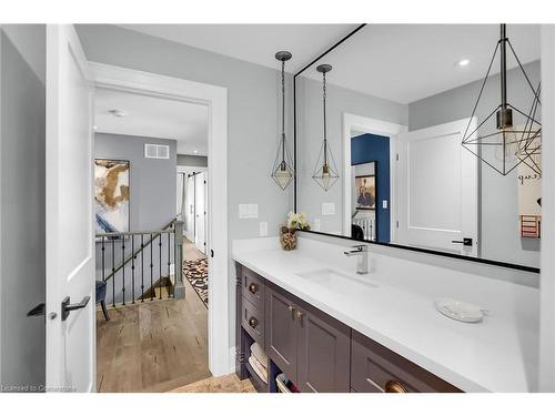 26A Baker Road N, Grimsby, ON - Indoor Photo Showing Bathroom