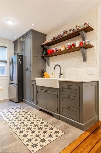 952 Montclair Avenue, Hamilton, ON - Indoor Photo Showing Kitchen