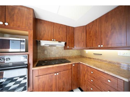 801-49 Robinson Street, Hamilton, ON - Indoor Photo Showing Kitchen