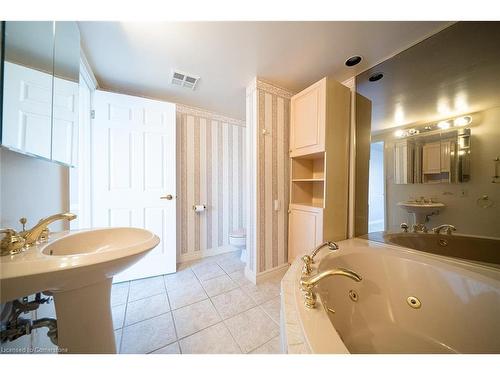 801-49 Robinson Street, Hamilton, ON - Indoor Photo Showing Bathroom