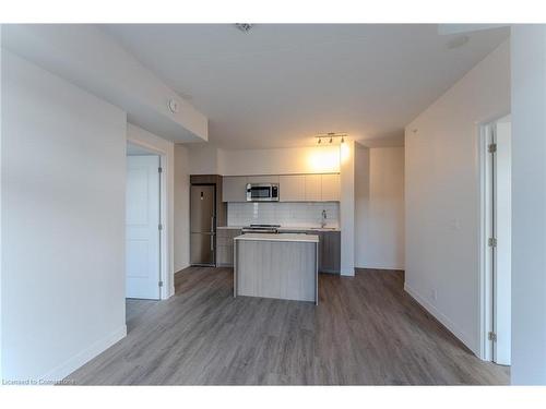 907-8 Hughson Street N, Hamilton, ON - Indoor Photo Showing Kitchen