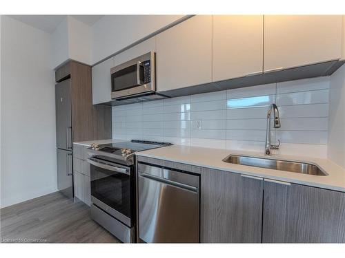 907-8 Hughson Street N, Hamilton, ON - Indoor Photo Showing Kitchen