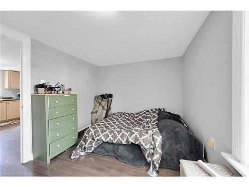 942 Upper Gage Avenue, Hamilton, ON - Indoor Photo Showing Bedroom