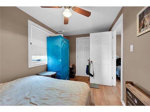 942 Upper Gage Avenue, Hamilton, ON - Indoor Photo Showing Bedroom