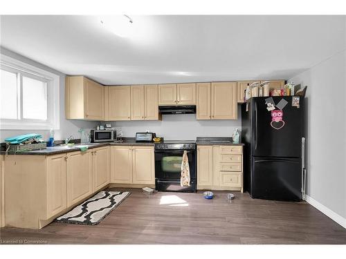 942 Upper Gage Avenue, Hamilton, ON - Indoor Photo Showing Kitchen