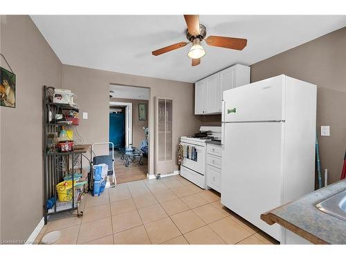 942 Upper Gage Avenue, Hamilton, ON - Indoor Photo Showing Kitchen