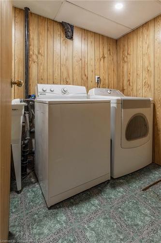 25 Ridge Road E, Grimsby, ON - Indoor Photo Showing Laundry Room