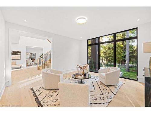 109 Reding Road, Ancaster, ON - Indoor Photo Showing Living Room