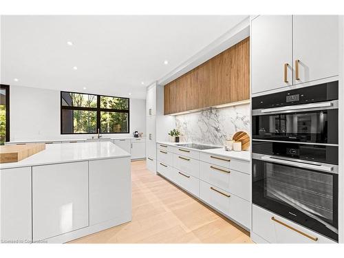 109 Reding Road, Ancaster, ON - Indoor Photo Showing Kitchen With Upgraded Kitchen