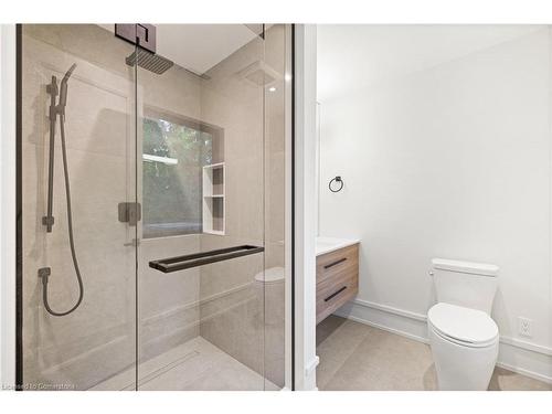 109 Reding Road, Ancaster, ON - Indoor Photo Showing Bathroom