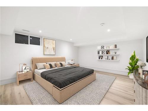 109 Reding Road, Ancaster, ON - Indoor Photo Showing Bedroom