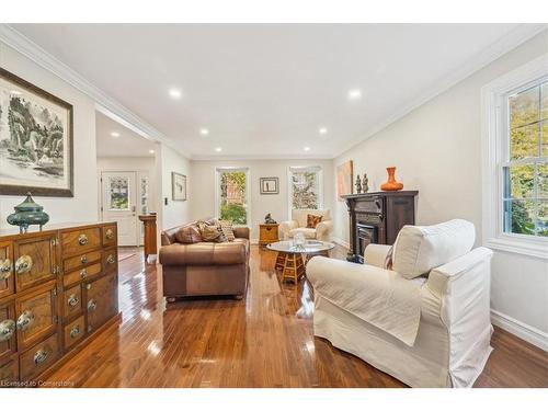 1230 Appleford Lane, Burlington, ON - Indoor Photo Showing Living Room