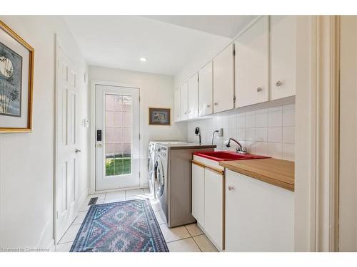 1230 Appleford Lane, Burlington, ON - Indoor Photo Showing Laundry Room