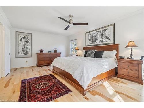 1230 Appleford Lane, Burlington, ON - Indoor Photo Showing Bedroom