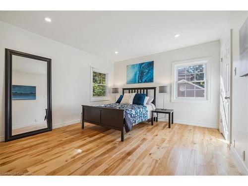 1230 Appleford Lane, Burlington, ON - Indoor Photo Showing Bedroom