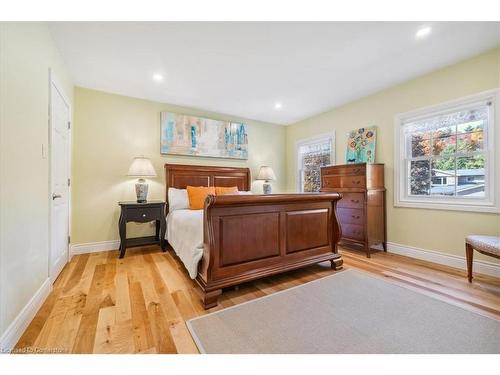 1230 Appleford Lane, Burlington, ON - Indoor Photo Showing Bedroom