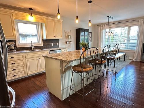 15 Ross Avenue N, Simcoe, ON - Indoor Photo Showing Kitchen With Upgraded Kitchen