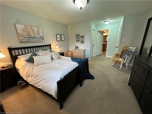 15 Ross Avenue N, Simcoe, ON - Indoor Photo Showing Bedroom