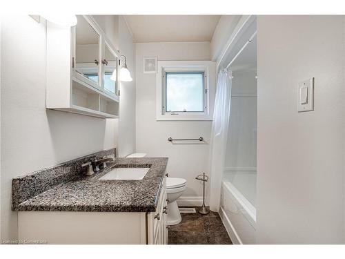 268 Orkney Street W, Caledonia, ON - Indoor Photo Showing Bathroom