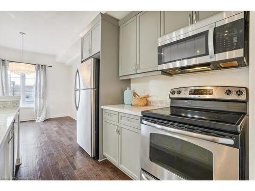 37-541 Winston Road, Grimsby, ON - Indoor Photo Showing Kitchen