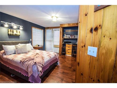 2406 North Shore Drive, Lowbanks, ON - Indoor Photo Showing Bedroom