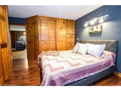 2406 North Shore Drive, Lowbanks, ON - Indoor Photo Showing Bedroom