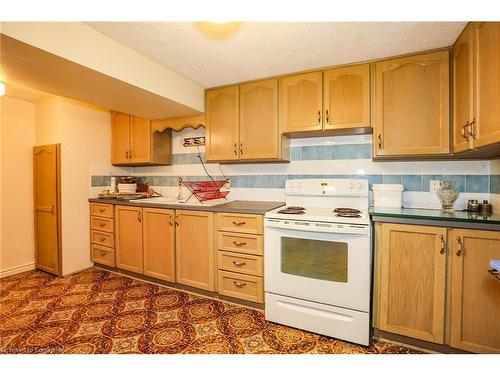 171 Britannia Avenue, Hamilton, ON - Indoor Photo Showing Kitchen