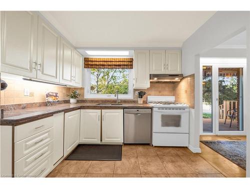 11 Centennial Drive, Grimsby, ON - Indoor Photo Showing Kitchen