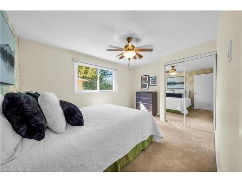 11 Centennial Drive, Grimsby, ON - Indoor Photo Showing Bedroom