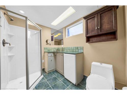 11 Centennial Drive, Grimsby, ON - Indoor Photo Showing Bathroom