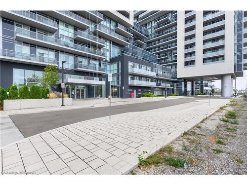 1808-2087 Fairview Street, Burlington, ON - Outdoor With Balcony