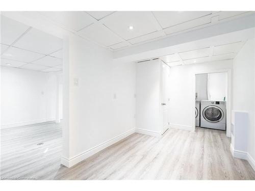 8 Woodcrest Drive, Grimsby, ON - Indoor Photo Showing Laundry Room