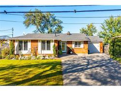 8 Woodcrest Drive  Grimsby, ON L3M 1C4