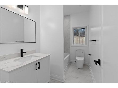 9 Santa Barbara Lane, Georgetown, ON - Indoor Photo Showing Bathroom