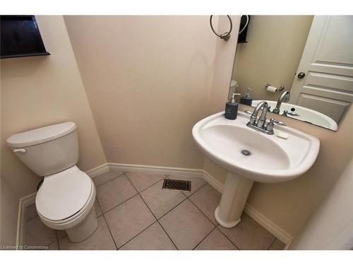 30 Newlove Street, Hamilton, ON - Indoor Photo Showing Bathroom