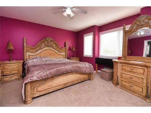 30 Newlove Street, Hamilton, ON - Indoor Photo Showing Bedroom