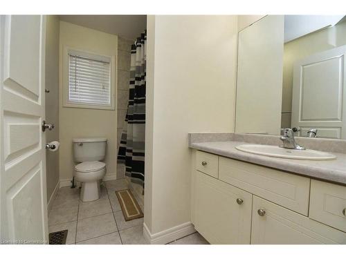 30 Newlove Street, Hamilton, ON - Indoor Photo Showing Bathroom