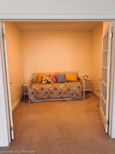 703-399 Elizabeth Street, Burlington, ON - Indoor Photo Showing Bedroom