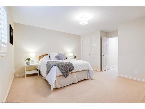 49 Morwick Drive, Ancaster, ON - Indoor Photo Showing Bedroom