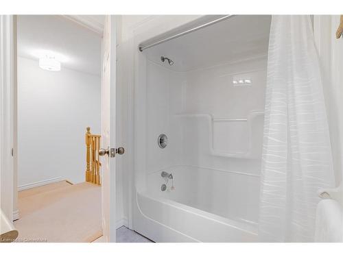 49 Morwick Drive, Ancaster, ON - Indoor Photo Showing Bathroom