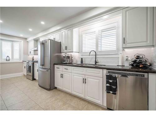 1149 Mohawk Road E, Hamilton, ON - Indoor Photo Showing Kitchen With Upgraded Kitchen