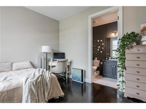 301-112 King Street E, Hamilton, ON - Indoor Photo Showing Bedroom