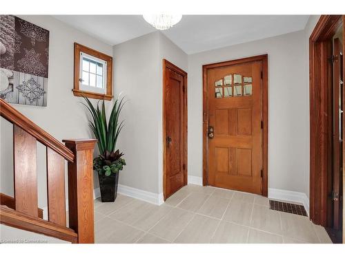 65 London Street S, Hamilton, ON - Indoor Photo Showing Other Room