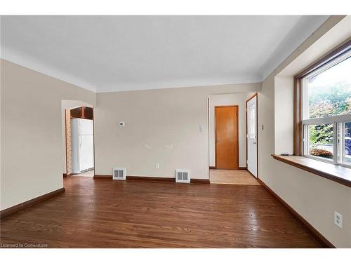 63 Fernwood Crescent, Hamilton, ON - Indoor Photo Showing Other Room